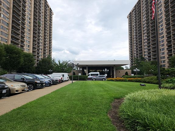 2nd image of 3705 S George Mason Dr APT 201S