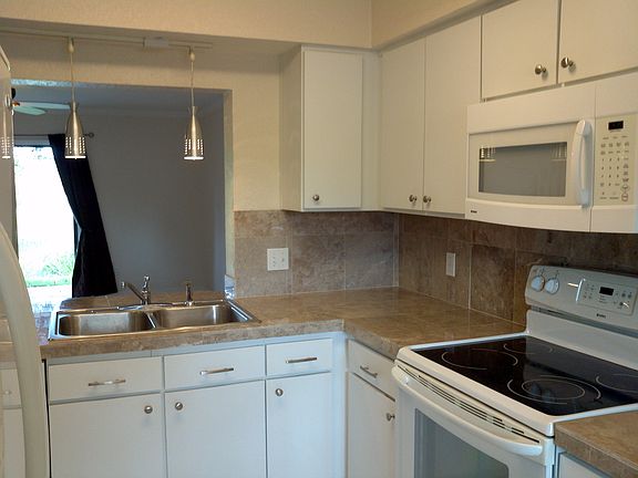 4th image of 16517 Lake Brigadoon Cir