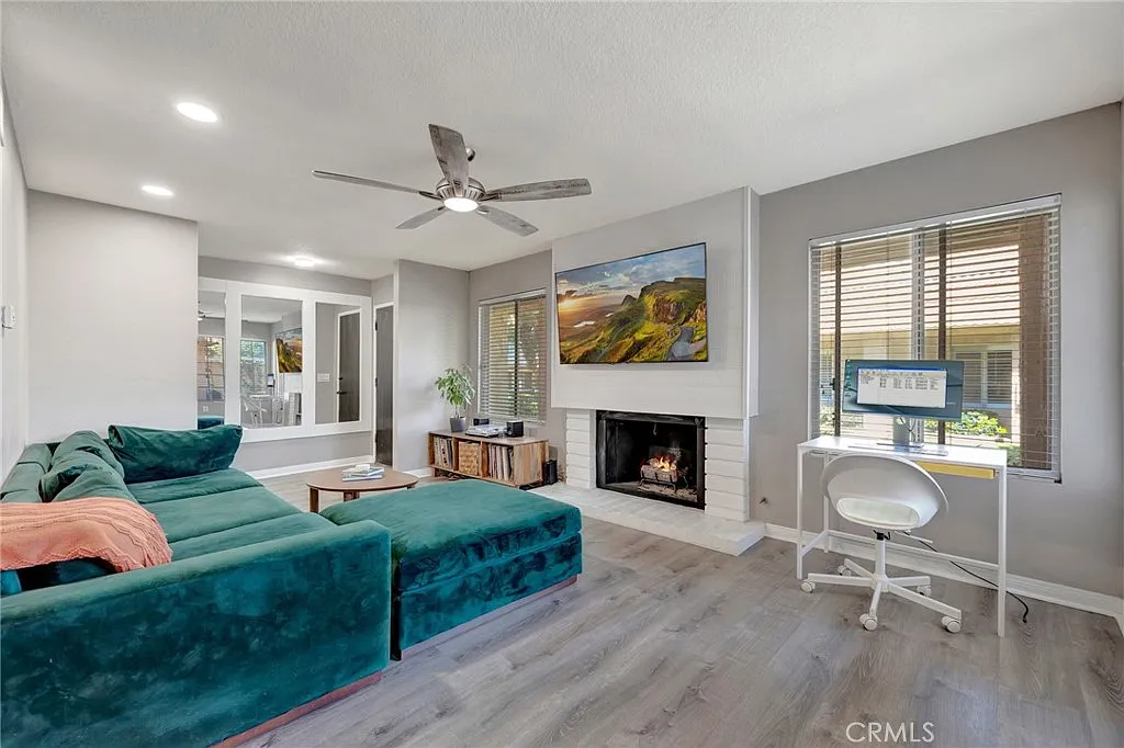 2 bed, 1021 sqft, $3,600 — Photo 3