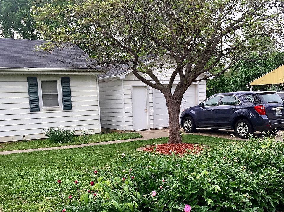 2nd image of 306 Nalani St