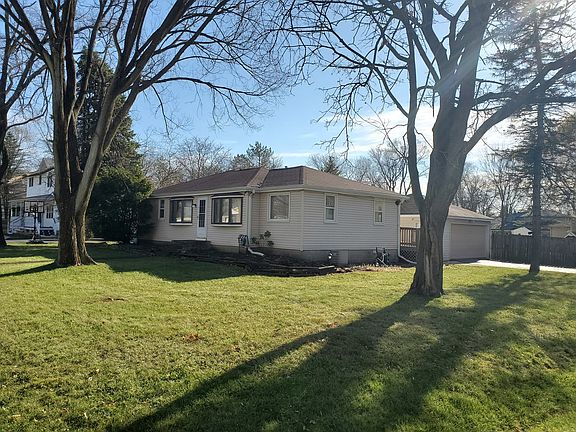3rd image of 15275 W Walnut Dr