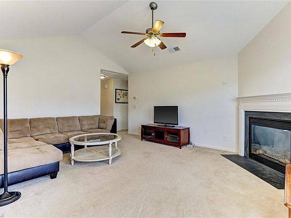 5th image of 1520 Hamilton Hills Dr