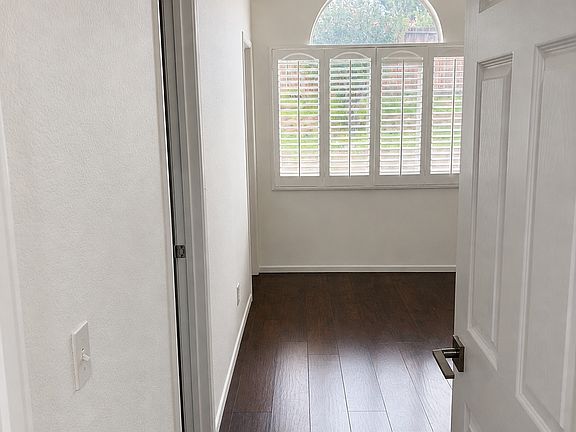 4th image of 10791 Euclid St