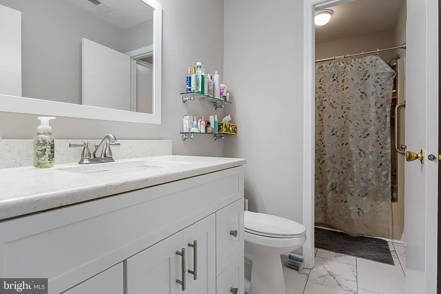 2 bed, 1.5 bath, 1171 sqft, $2,200 — Photo 4