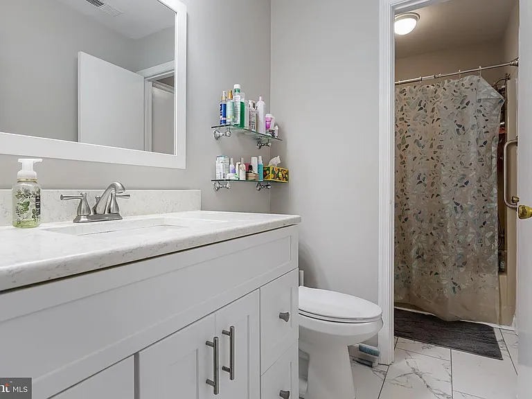 23 W Bluebell Ln #A — Photo 4