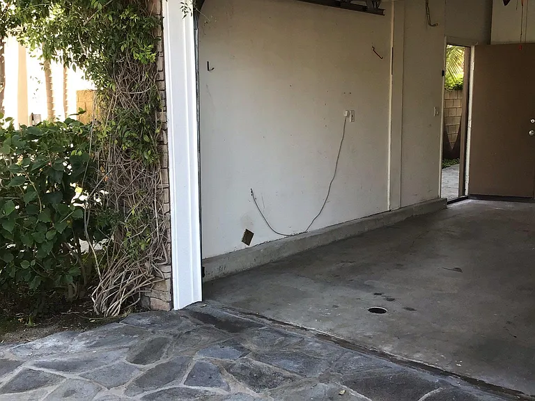 6832 Livingston Dr — Photo 10