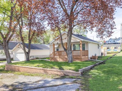 1124 Walnut St, Buffalo, IA, 52728