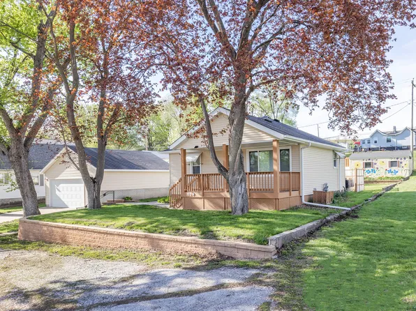 1124 Walnut St, Buffalo, IA 52728