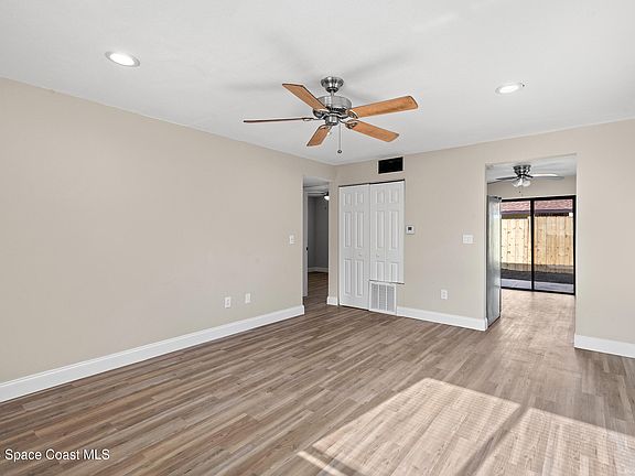 5th image of 8551 Rosalind Ave