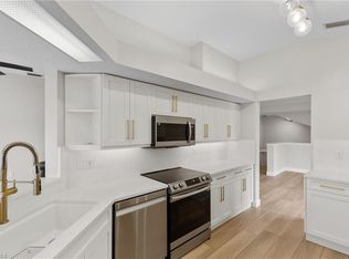 6847 Lantana Bridge Rd APT 201, Naples, FL 34109