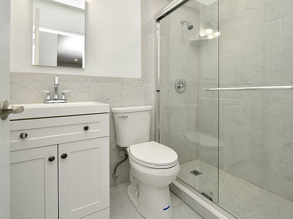 5th image of 800 Hyde Park Ave APT 37