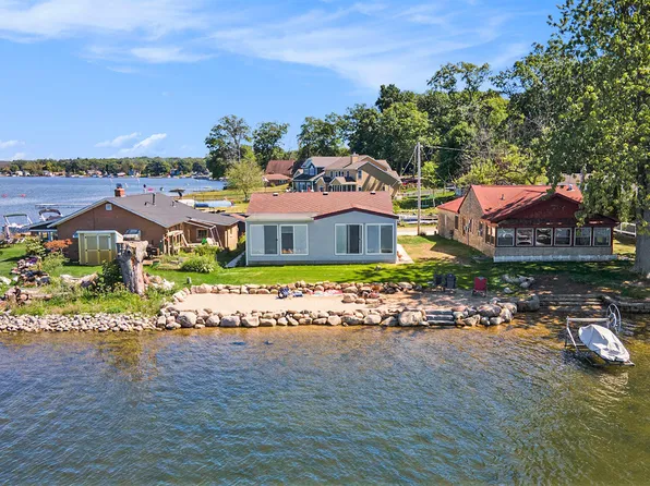 11436 Peninsular Dr, Delton, MI 49046