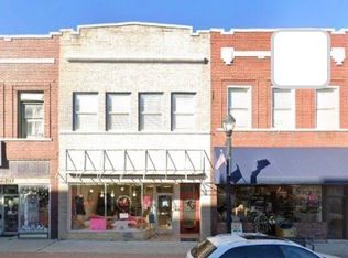 408 Delaware St #B, Leavenworth, KS 66048
