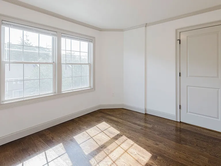 2599 Washington St — Photo 12