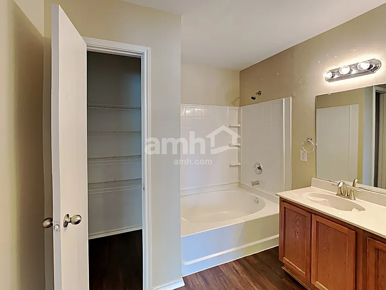 1021 Bumble Bee Dr — Photo 14