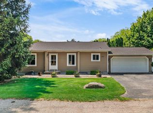 5555 Mary Lake Rd, Waunakee, WI 53597