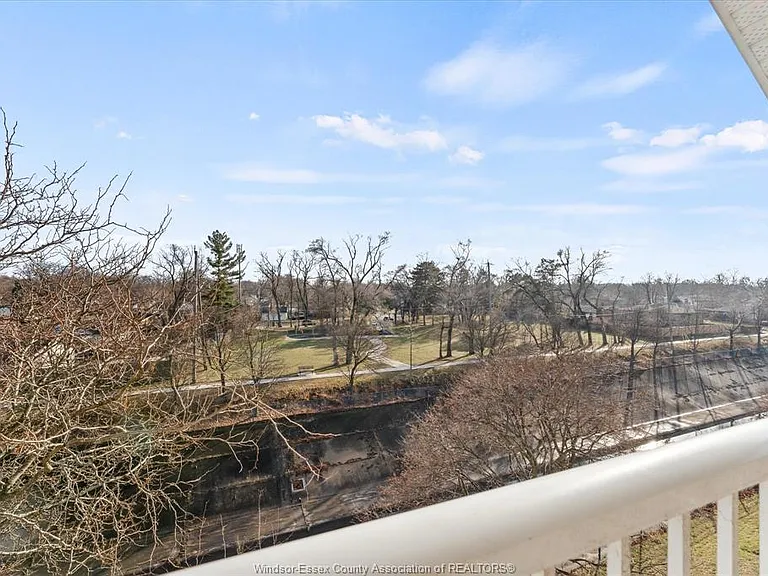 1547 Grand Marais Rd W #407 — Photo 24