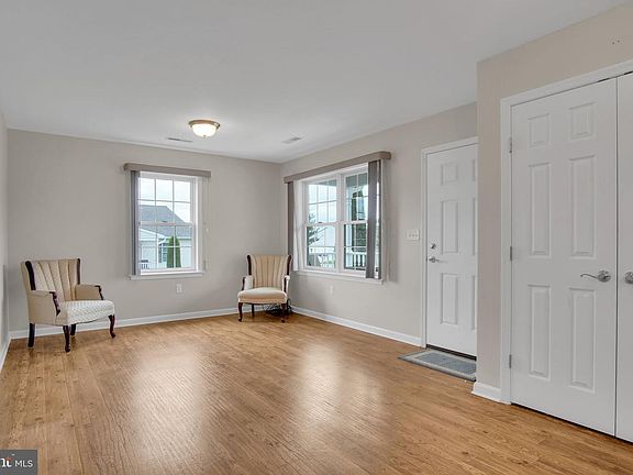 3rd image of 1379 Pleasant View Dr #222