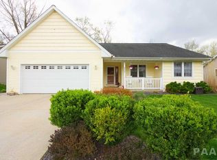 207 Tulip Dr, Mackinaw, IL