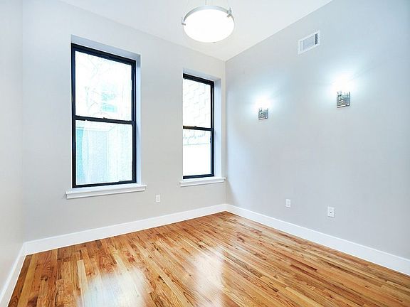 3rd image of 146 Evergreen Ave APT 1R