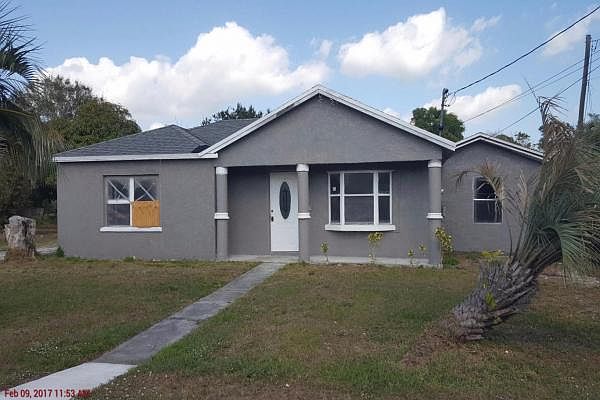 Home For Sale In Fort Pierce