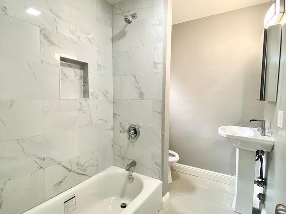 5th image of 433 Nebraska Ave #7