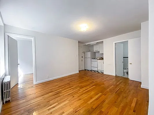 Rented by Kahen Properties | media 2