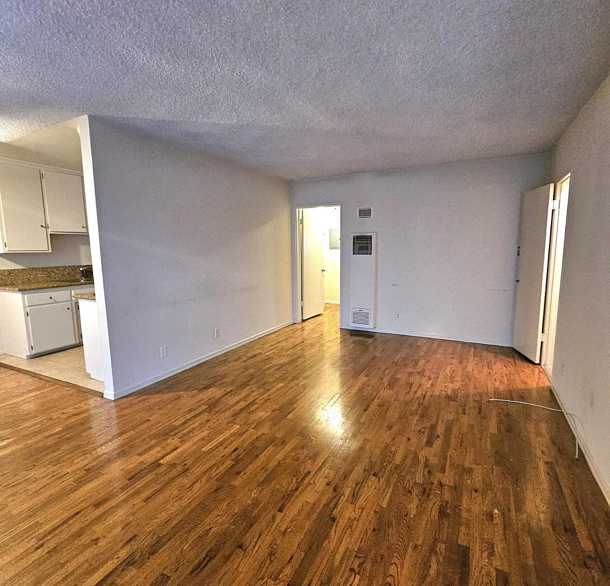 2 bed, 1.5 bath, 850 sqft, $2,775 — Photo 3