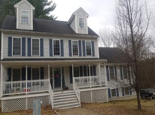 54 Lamprey Village Dr, Epping, NH 03042