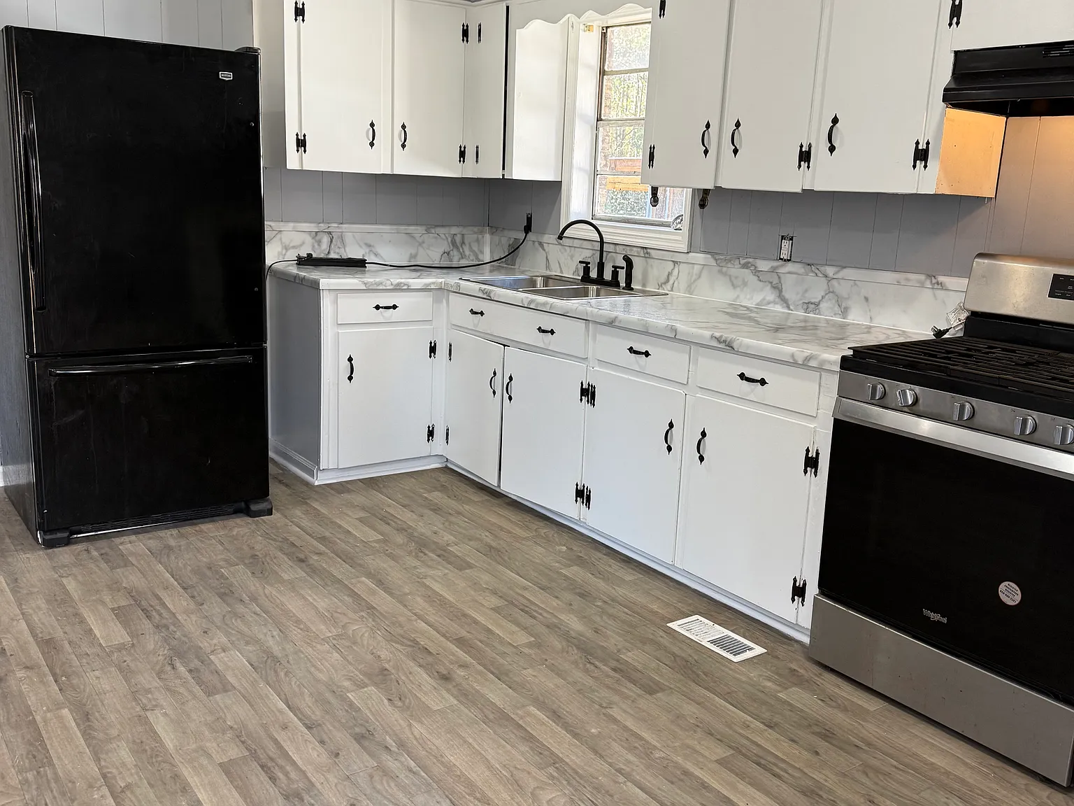 3 bed, 1200 sqft, $1,500 — Photo 3