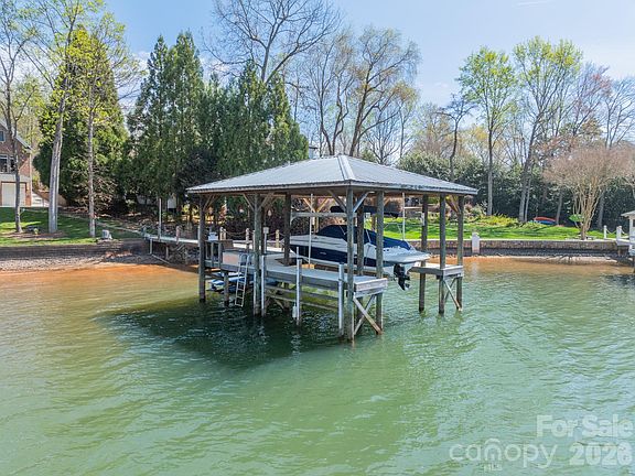 5th image of 118 Pointe Harbour Ln