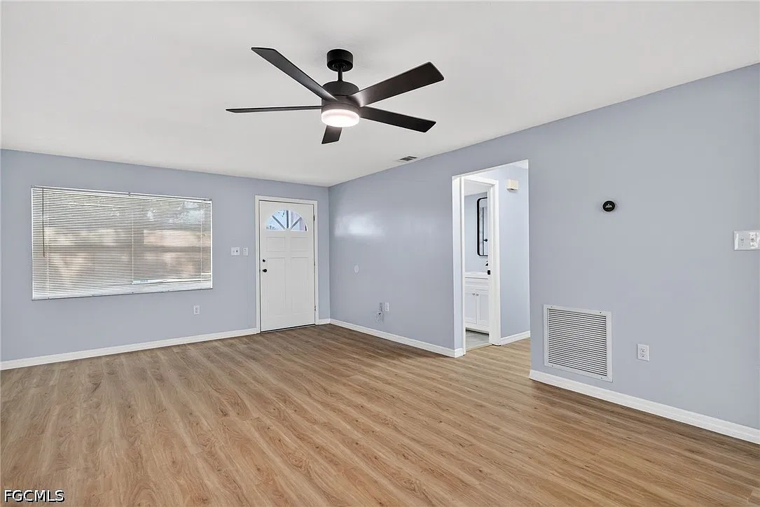 3 bed, 2.0 bath, 1315 sqft, $2,000 — Photo 4