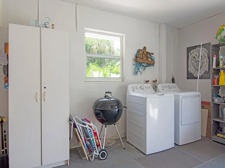 1545 Pelican Ln — Photo 23