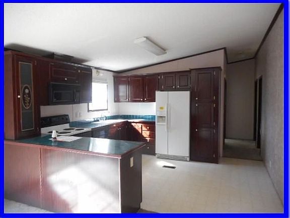 5th image of 671 Wallace Dr