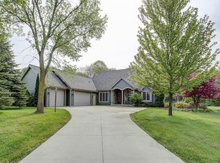 4672 Pleasant Heights Pl, West Bend, WI 53090