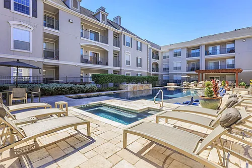 Estates At Bellaire Photo 1