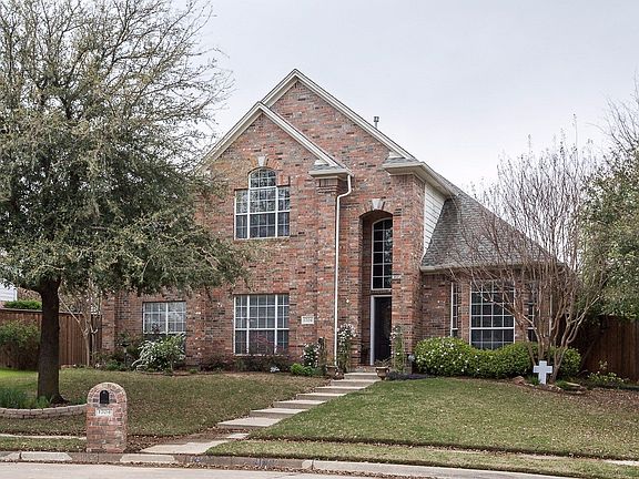 2nd image of 1704 Lacey Oak Ln