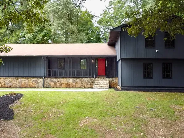 1775 Canberra Dr, Stone Mountain, GA 30088