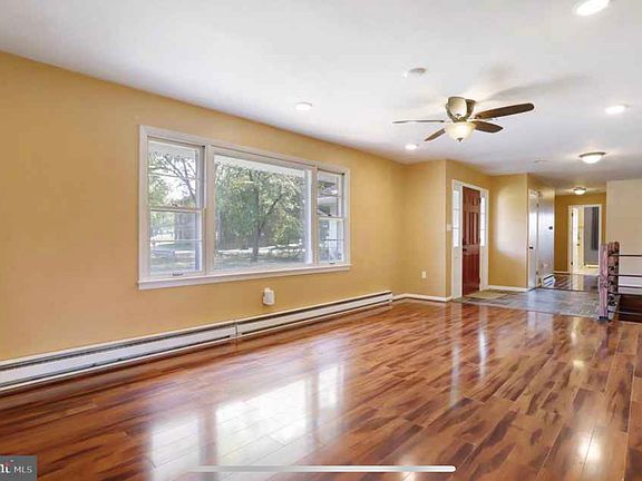 3rd image of 17901 Red Oak Dr