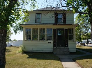 220 NE 1st St, Linton, ND 58552