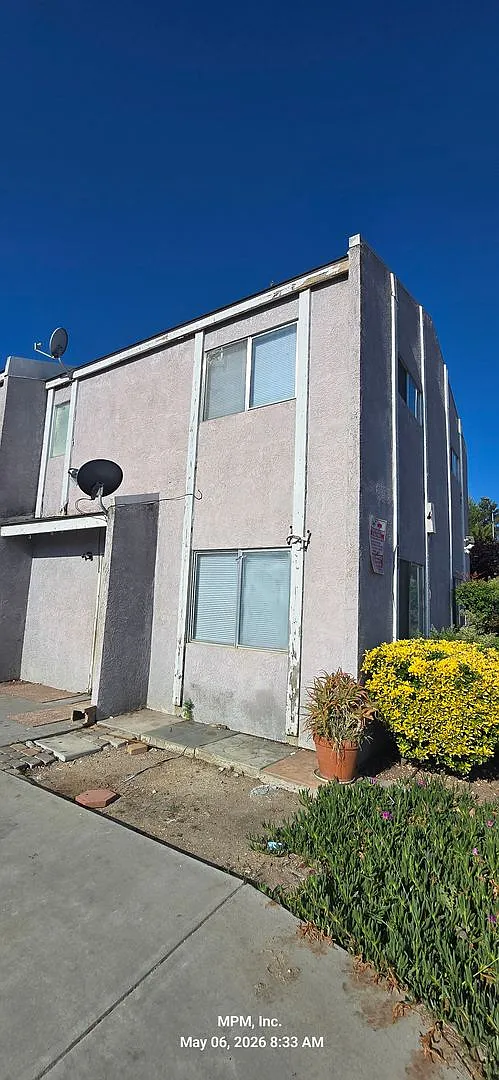 Building Photo - 102 Myrtlewood Dr #A-C