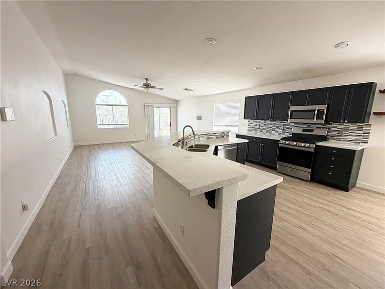 374 Yacht Ave — Photo 5