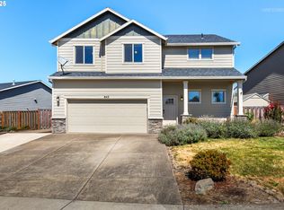 843 Julie Ln, Molalla, OR