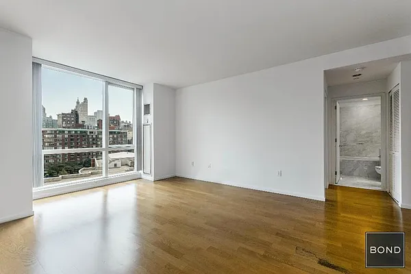 Sold by Bond New York | media 1