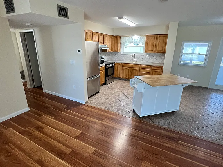 704 Torrey Pines Ave — Photo 3