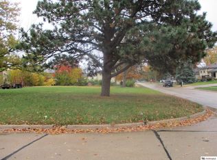 6423 S 77th Cir, Omaha, NE 68127