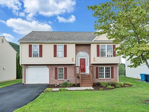 2nd image of 4831 Golfview Dr NE