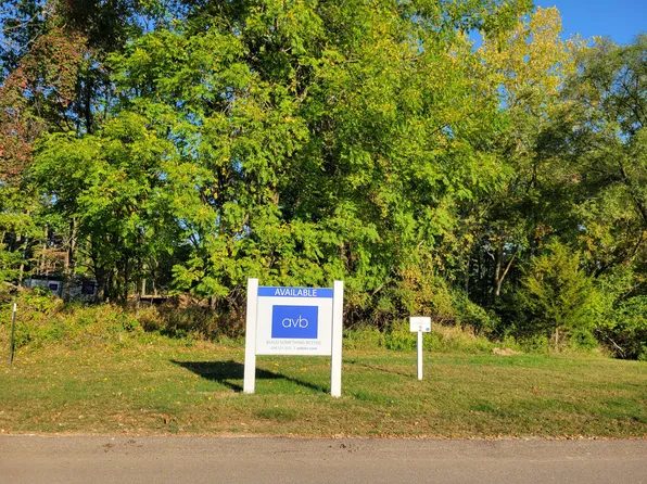 10433 Country Club Dr, Richland, MI 49083