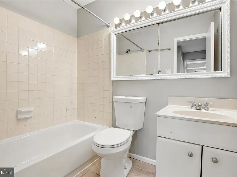 804 Bismark Way — Photo 23