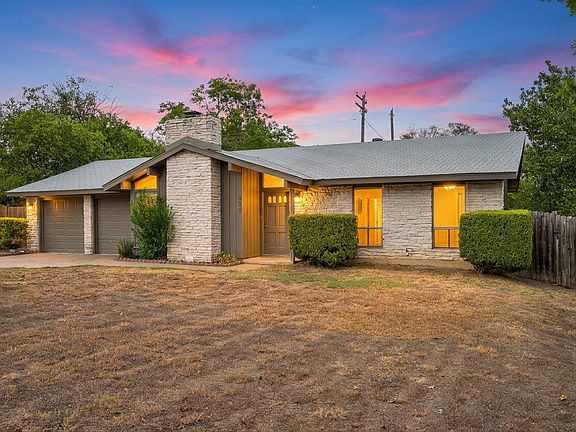 2nd image of 802 Riddlewood Dr